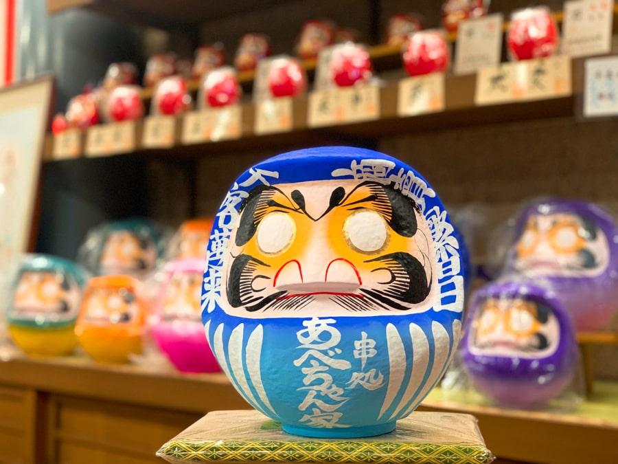 Daruma de gradación con un nombre