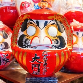 Muñeca Daruma con nombre